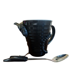 Xenomorph queen mug